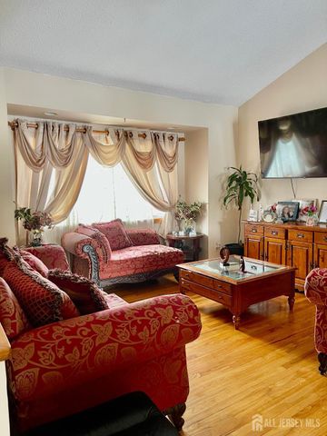 101 Lee Drive, Middlesex, NJ 08846