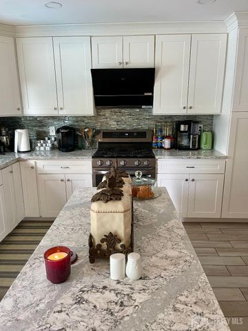 101 Lee Drive, Middlesex, NJ 08846