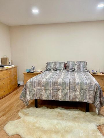 101 Lee Drive, Middlesex, NJ 08846