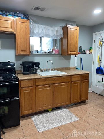 101 Lee Drive, Middlesex, NJ 08846