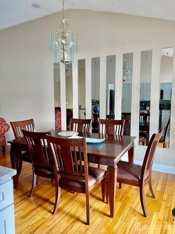 101 Lee Drive, Middlesex, NJ 08846