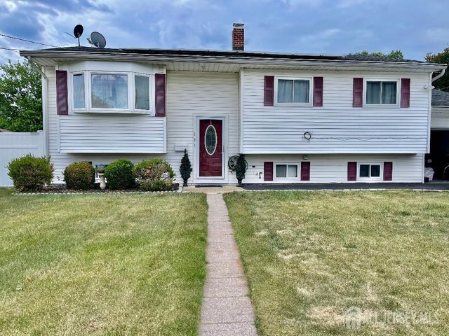 101 Lee Drive, Middlesex, NJ 08846