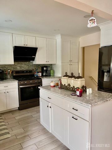 101 Lee Drive, Middlesex, NJ 08846