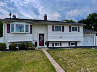 101 Lee Drive, Middlesex, NJ 08846