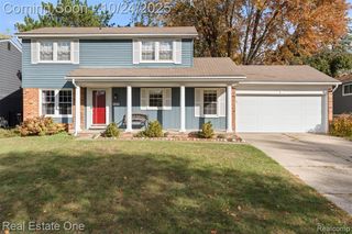 1477 Oakcrest Drive, Troy, MI 48083