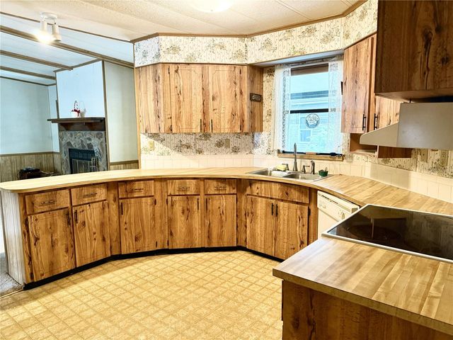 8242 FIESTA STREET, Brooksville, FL 34613