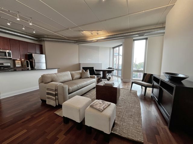 4814 N CLARK Street 510S, Chicago, IL 60640