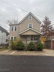 827 London Road, Cleveland, OH 44110