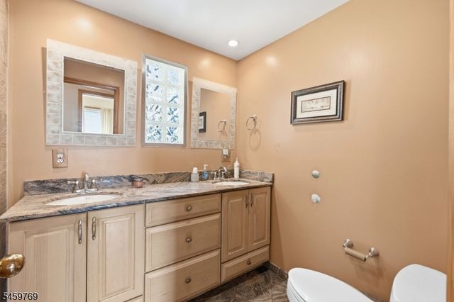 50 Woods Rd, Little Falls Twp., NJ 07424