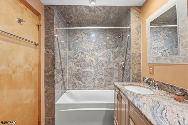 50 Woods Rd, Little Falls Twp., NJ 07424