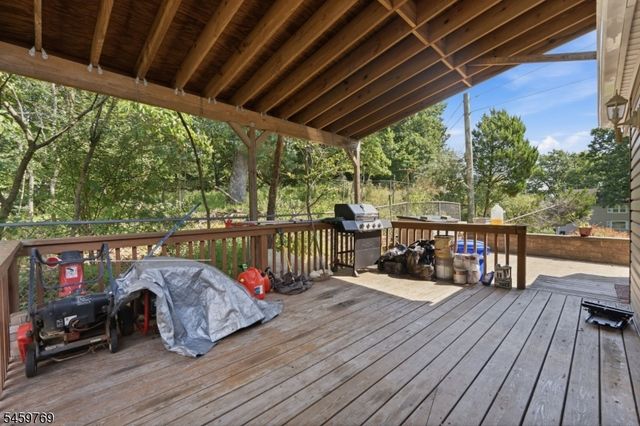 50 Woods Rd, Little Falls Twp., NJ 07424