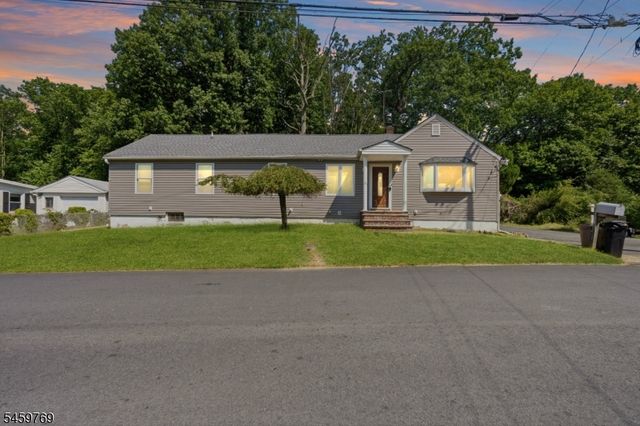 50 Woods Rd, Little Falls Twp., NJ 07424