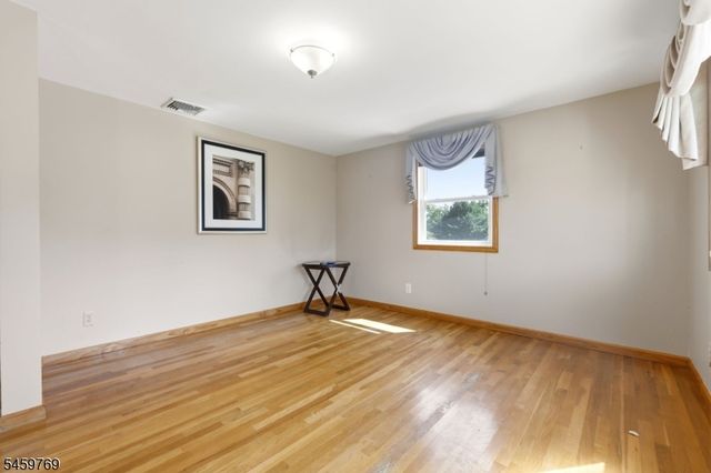 50 Woods Rd, Little Falls Twp., NJ 07424