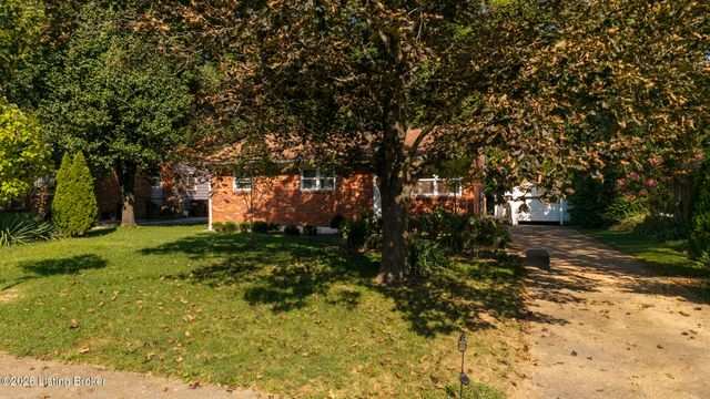 271 Granvil Dr, Louisville, KY 40218