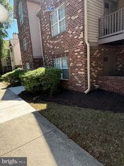 9704 LAKE POINTE CT #102, Upper Marlboro, MD 20774