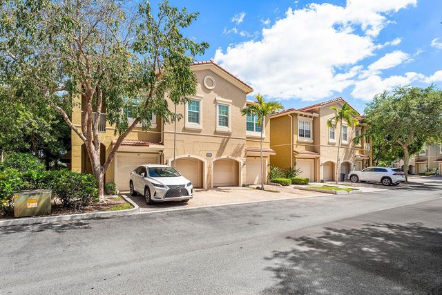 4890 Bonsai Circle 106, Palm Beach Gardens, FL 33418