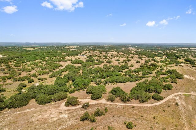 140 Lantana DR, Johnson City, TX 78636