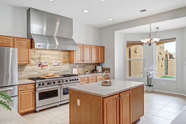 6702 Oersted Road NE, Rio Rancho, NM 87144