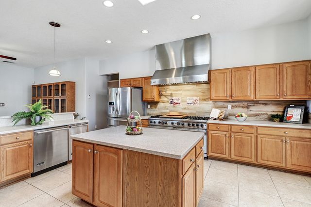 6702 Oersted Road NE, Rio Rancho, NM 87144