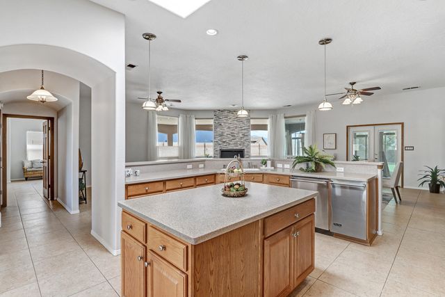 6702 Oersted Road NE, Rio Rancho, NM 87144