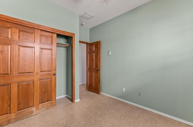 6702 Oersted Road NE, Rio Rancho, NM 87144