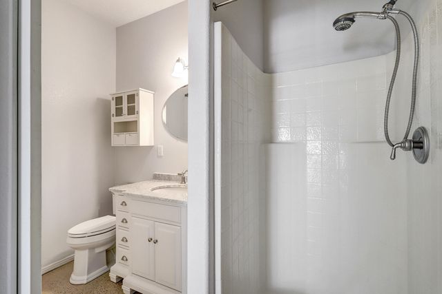 6702 Oersted Road NE, Rio Rancho, NM 87144