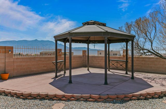 6702 Oersted Road NE, Rio Rancho, NM 87144