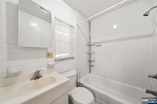 104 N 5th Street, Harrison, NJ 07029