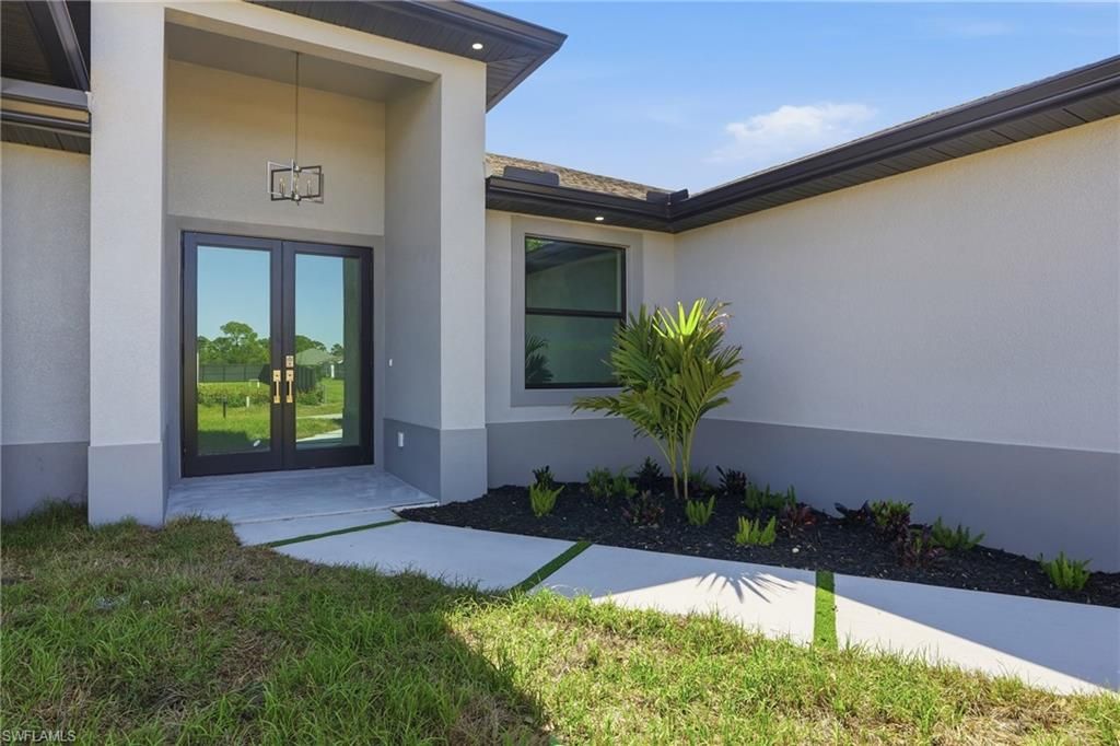 431 Palmyra AVE, LEHIGH ACRES, FL 33974 — photo 2