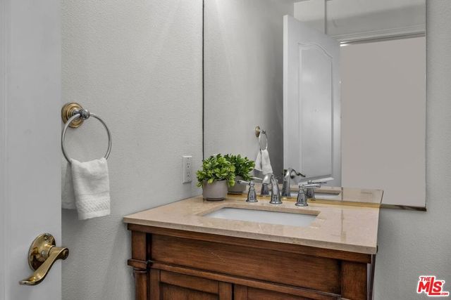 1100 S Clark Drive 201, Los Angeles, CA 90035