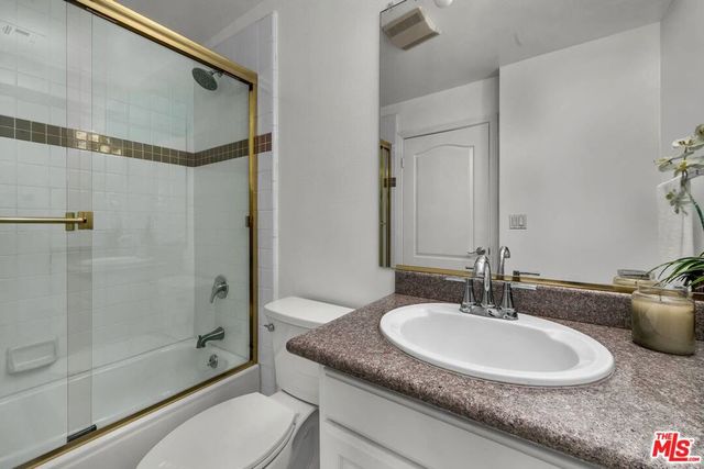 1100 S Clark Drive 201, Los Angeles, CA 90035