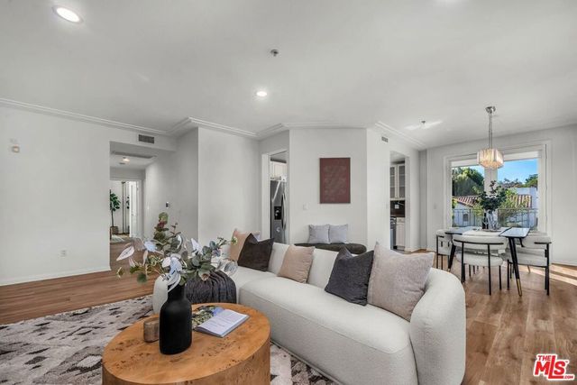 1100 S Clark Drive 201, Los Angeles, CA 90035
