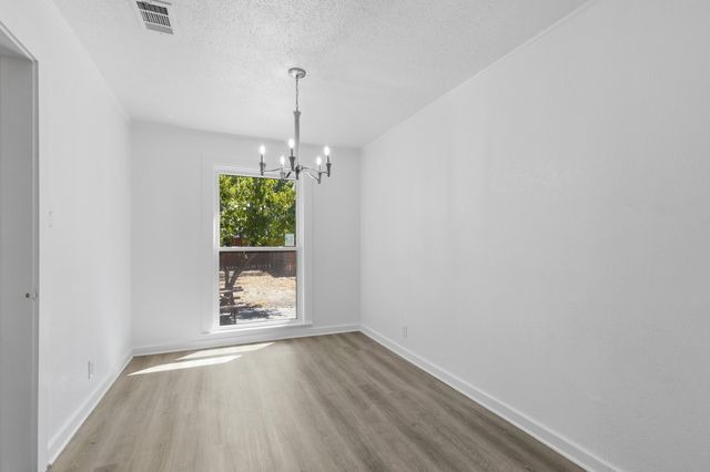 913 Tamara Lane, Grand Prairie, TX 75051