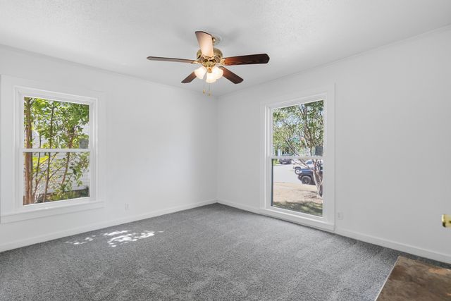 913 Tamara Lane, Grand Prairie, TX 75051