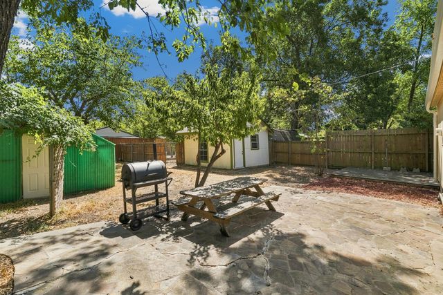 913 Tamara Lane, Grand Prairie, TX 75051