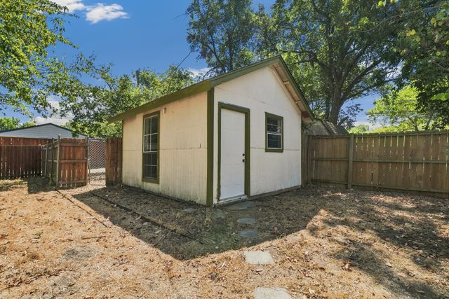 913 Tamara Lane, Grand Prairie, TX 75051