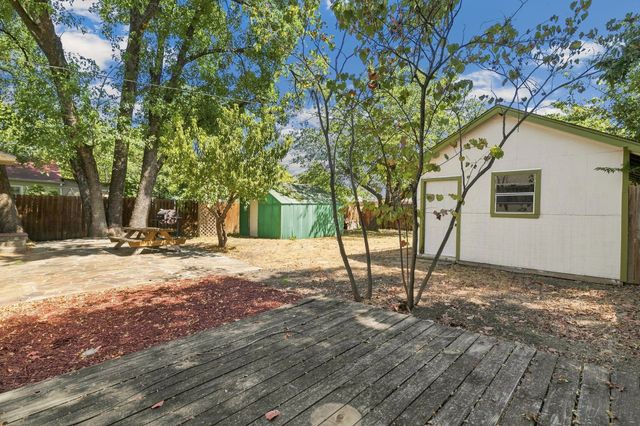 913 Tamara Lane, Grand Prairie, TX 75051