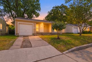913 Tamara Lane, Grand Prairie, TX 75051