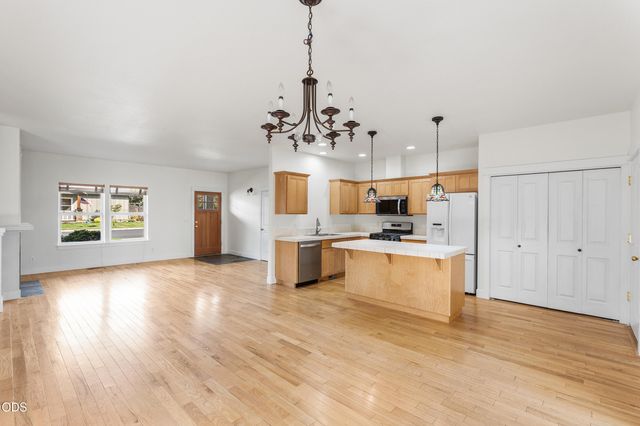 20653 Foxborough Lane, Bend, OR 97702