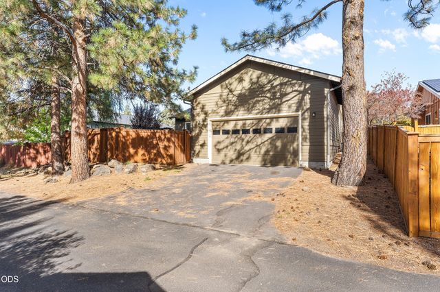 20653 Foxborough Lane, Bend, OR 97702
