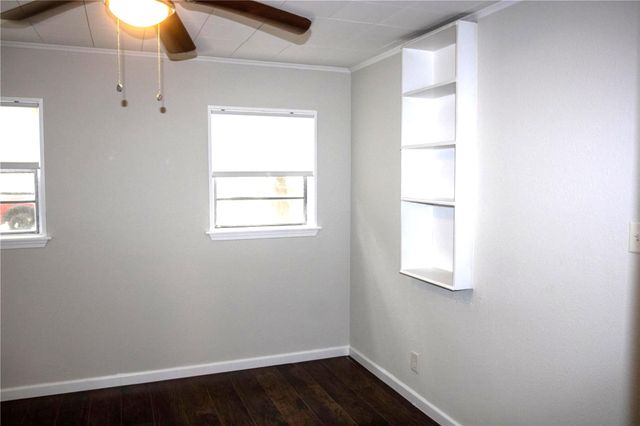 421 E Park Street, Alvin, TX 77511