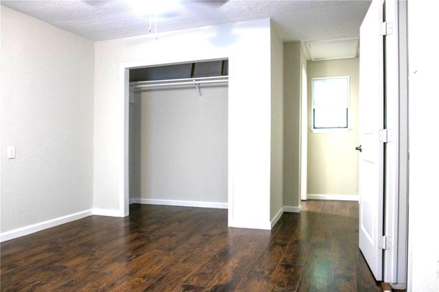 421 E Park Street, Alvin, TX 77511