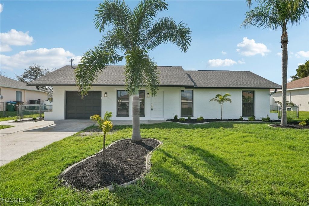2128 NE 9th PL, Cape Coral, FL 33909