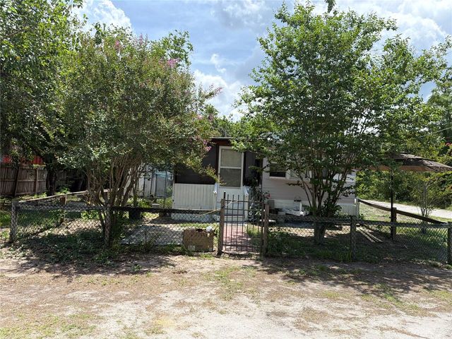 8426 KRICKET LANE, Tampa, FL 33637