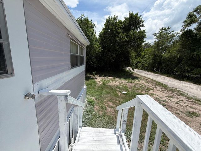 8426 KRICKET LANE, Tampa, FL 33637