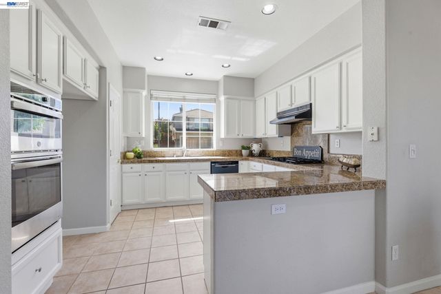 5315 Asterwood Dr, Dublin, CA 94568