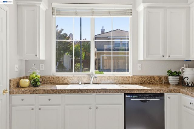 5315 Asterwood Dr, Dublin, CA 94568