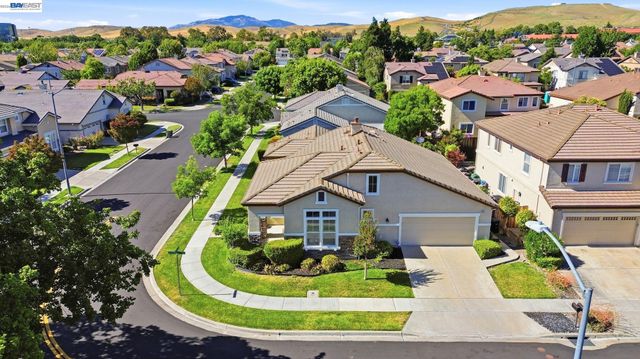 5315 Asterwood Dr, Dublin, CA 94568