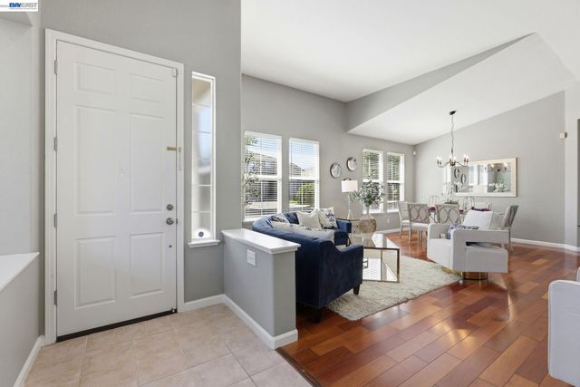 5315 Asterwood Dr, Dublin, CA 94568