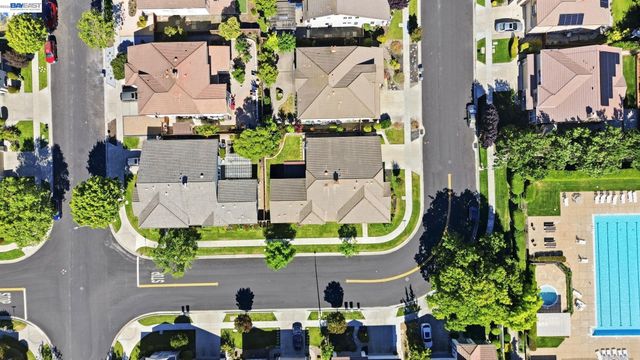 5315 Asterwood Dr, Dublin, CA 94568